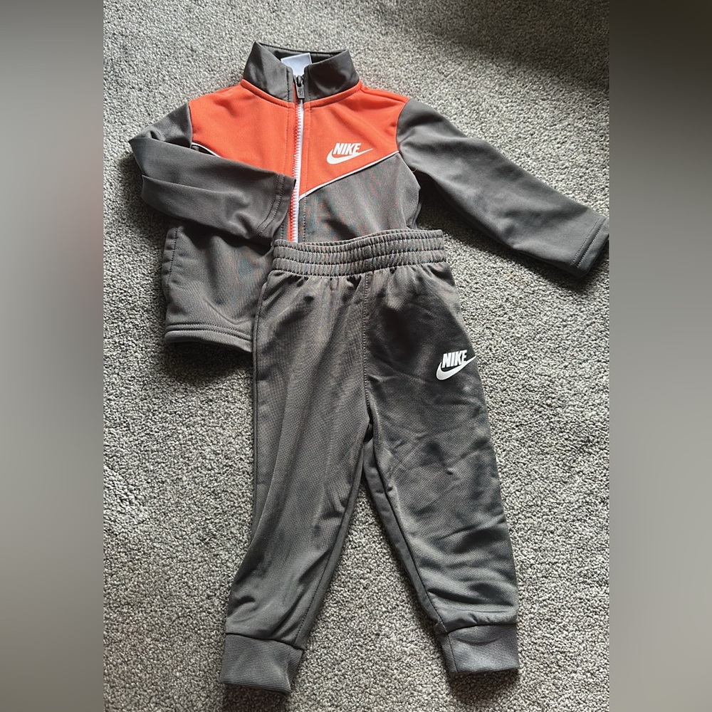 Nike Gray and Orange Sweatpants Tapered Fit
